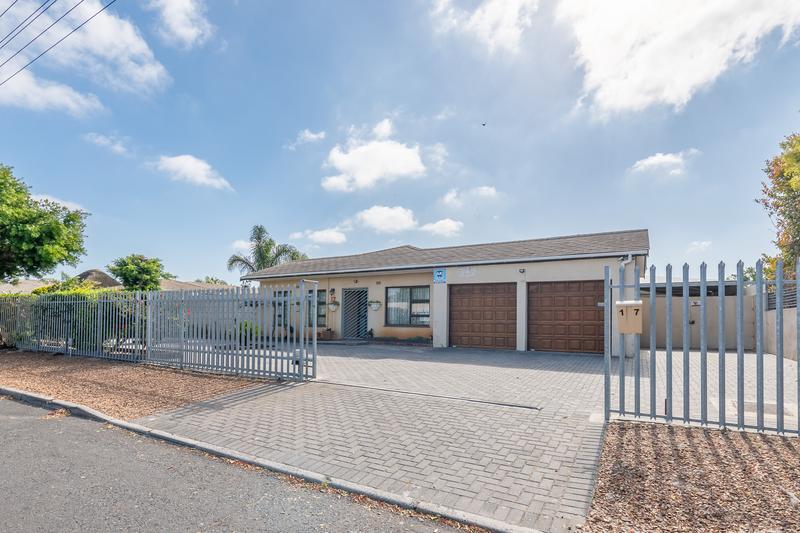 3 Bedroom Property for Sale in Brandwag Western Cape